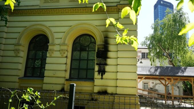 varsova-sinagogu-bombali-saldiriyla-vuruldu-z1CnN7Vb.jpg