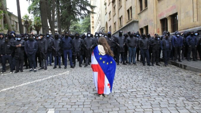 venedik-komisyonu-gurcistana-dis-etki-yasasini-kaldirmasini-tavsiye-etti-HEEvik16.jpg