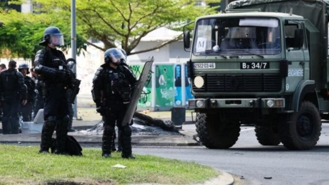 yeni-kaledonyadaki-protestolar-ve-siddet-olaylari-wdFgkzdy.jpg