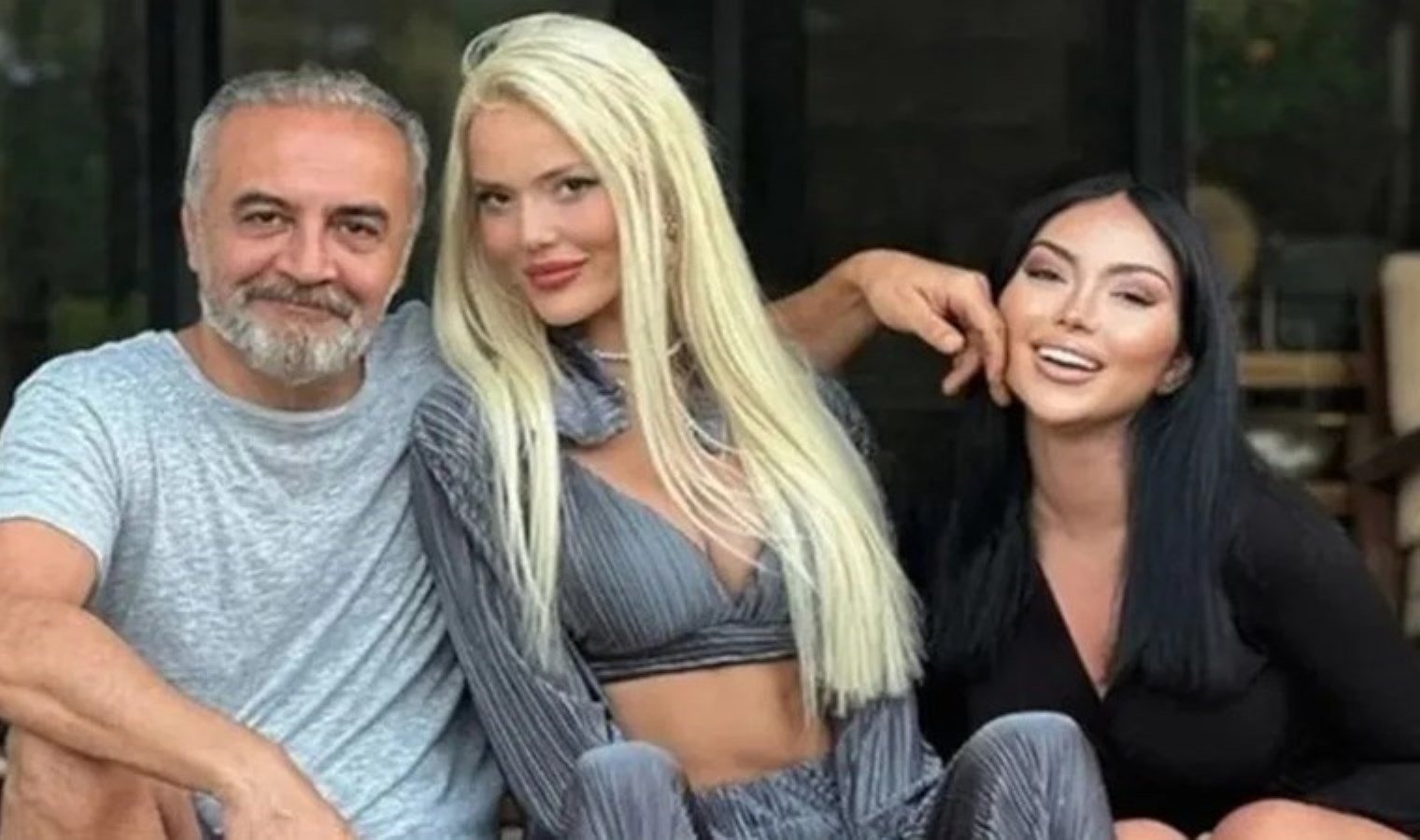 yilmaz-erdogan-ve-cansu-taskin-iliskisi-gundemde-J8azqVf5.jpg yilmaz-erdogan-ve-cansu-taskin-iliskisi-gundemde-J8azqVf5.jpg