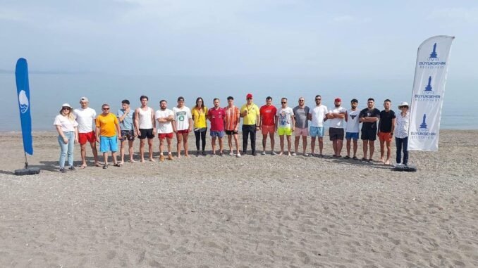 İzmir'de Mavi Bayraklı Plaj Sayısı 64'e Yükseldi!