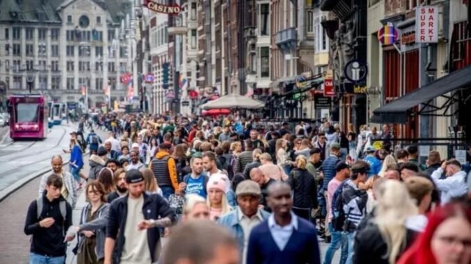 amsterdamda-turizm-kirliligi-ile-mucadele-m6fJiPU1.jpg