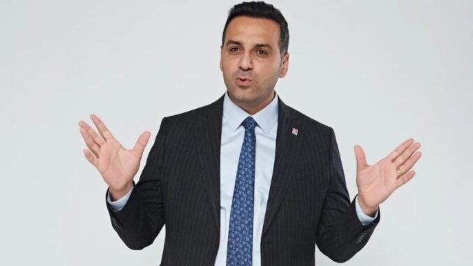 cigli-belediyesinde-isten-cikarilan-147-kisi-belediye-onunde-bekliyor-ecadksJj.jpg