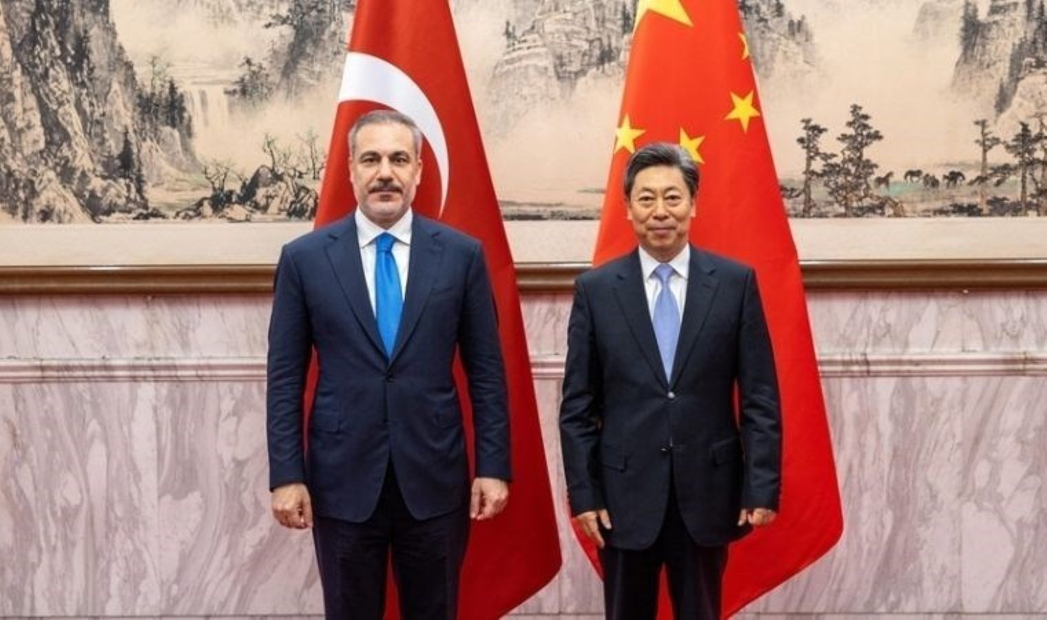 disisleri-bakani-hakan-fidanin-cin-ziyareti-bzxPUZSR.jpg