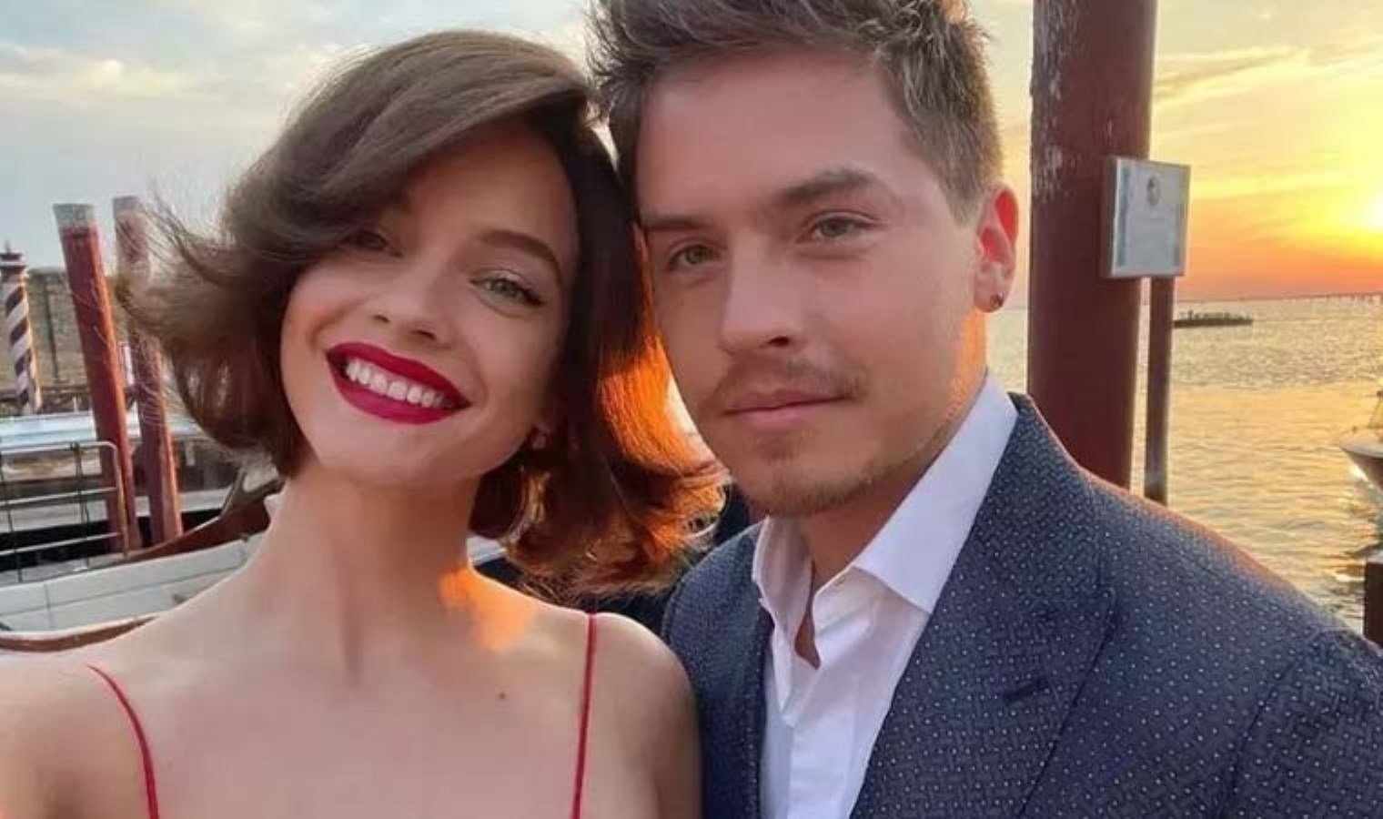 dylan-sprouse-ve-barbara-palvin-bir-ask-hikayesi-GskEURbL.jpg
