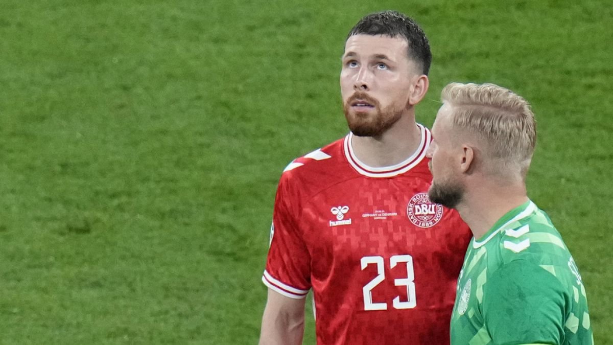 euro-2024-son-durumu-alman-polisi-stadyumun-catisina-cikan-adamin-fotografci-ozentisi-olabilecegini-soyledi-mKu63cCN.jpg