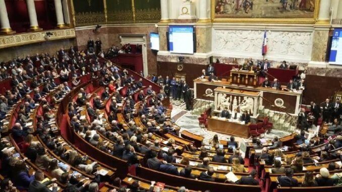fransada-asiri-sagin-yukselisi-ve-frexit-endiseleri-7qhJaVwA.jpg