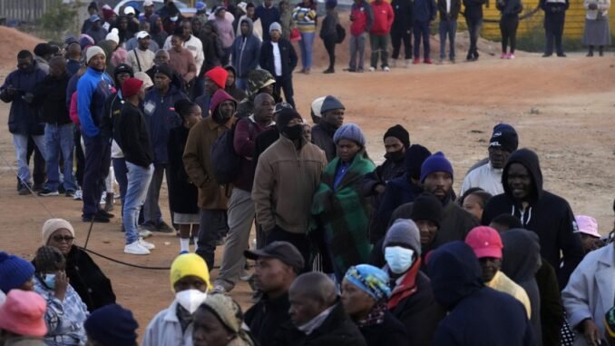 guney-afrikayi-apartheidden-kurtaran-anc-partisi-30-yillik-cogunlugunu-kaybetti-988dOg5k.jpg