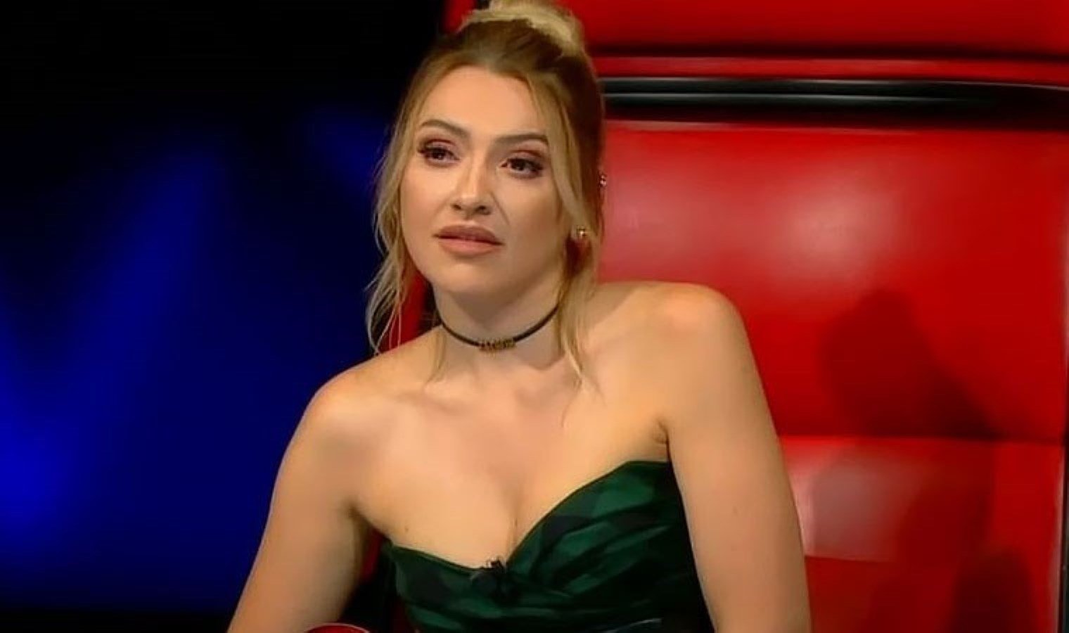 hadise-acikgoz-artik-sadece-sarkici-degil-oyuncu-kimligiyle-de-karsimizda-h7gzO44Q.jpg