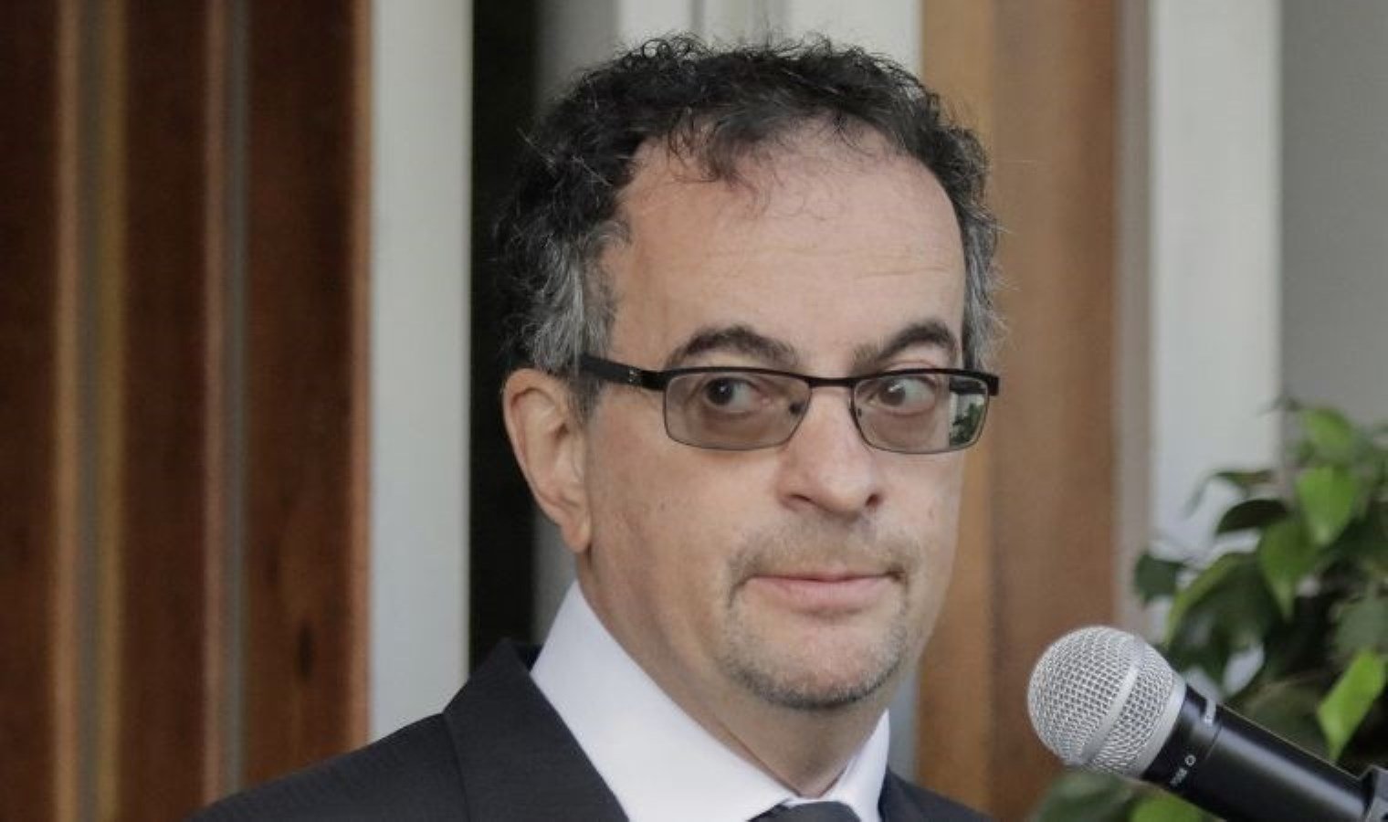 ingilterenin-meksika-buyukelcisi-jon-benjamin-arac-icinde-calisana-saldirdi-rm3B4zH8.jpg