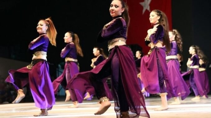 izmir-halk-oyunlari-senligi-18-kez-basliyor-Xm1HTnS9.jpg