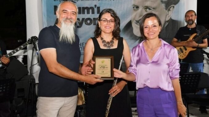 karabaglar-belediyesinden-nazim-hikmete-saygi-gecesi-aC7MLj3q.jpg