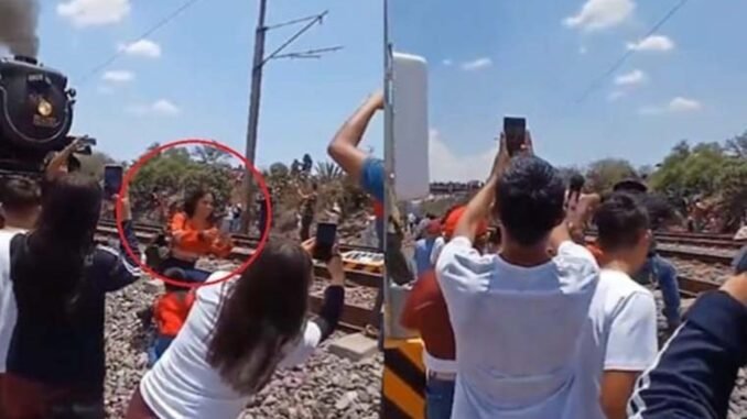 meksikanin-tarihi-treni-nopala-de-villagran-kasabasinda-bir-kazaya-sebep-oldu-U2cHDX2p.jpg