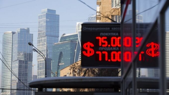 moskova-borsasi-dolar-ve-euroyla-islem-yapmayi-durdurdu-seI9r2H5.jpg