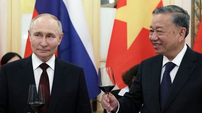 putin-vietnam-ziyaretinin-ardindan-nukleer-silah-doktrinini-yeniden-degerlendirdi-wJbZOZvy.jpg