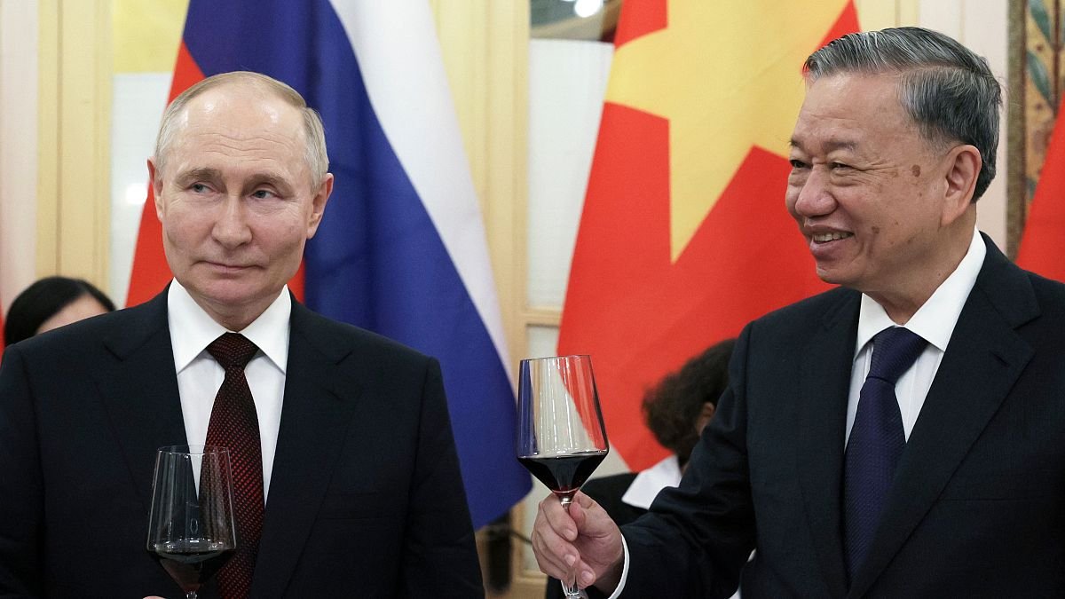 putin-vietnam-ziyaretinin-ardindan-nukleer-silah-doktrinini-yeniden-degerlendirdi-wJbZOZvy.jpg