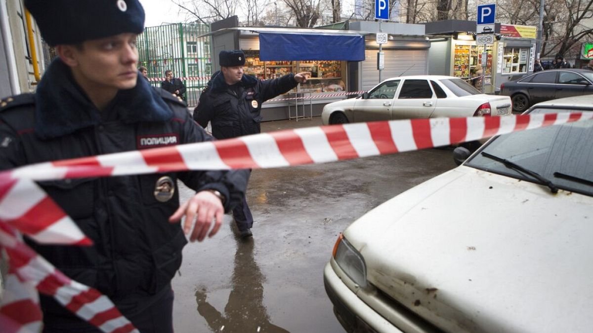 silahli-kisiler-rusyanin-dagistaninda-sinagoga-duzenlenen-saldirinin-ardindan-polis-memurlarini-oldurdu-SALc5JyJ.jpg