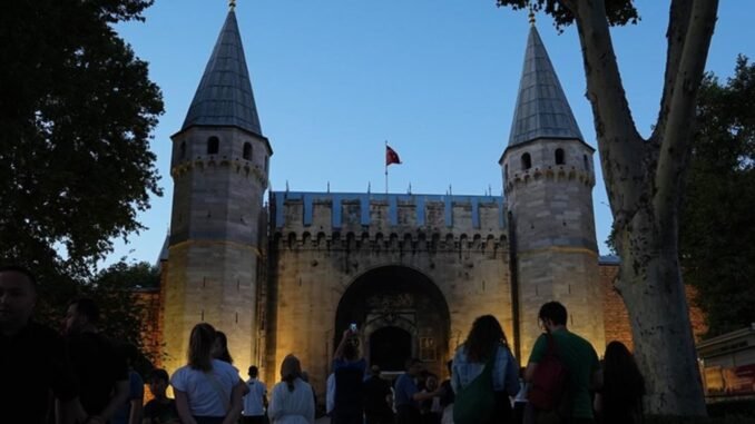 topkapi-sarayi-gece-ziyaretlerine-acildi-PSqdf2RE.jpg