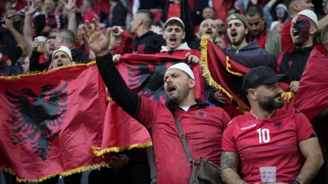 uefa-sirbistan-ve-arnavutluka-para-cezasi-verdi-ve-euro-2024un-balkanlardaki-kavgalari-yeniden-alevlendirmesi-m9uCH6rH.jpg