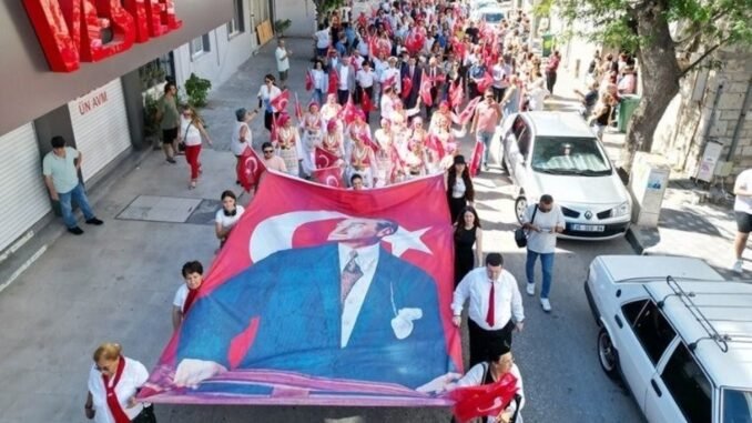 ulu-onder-ataturkun-urla-ziyareti-98-yil-kutlamalari-lji1sC8x.jpg