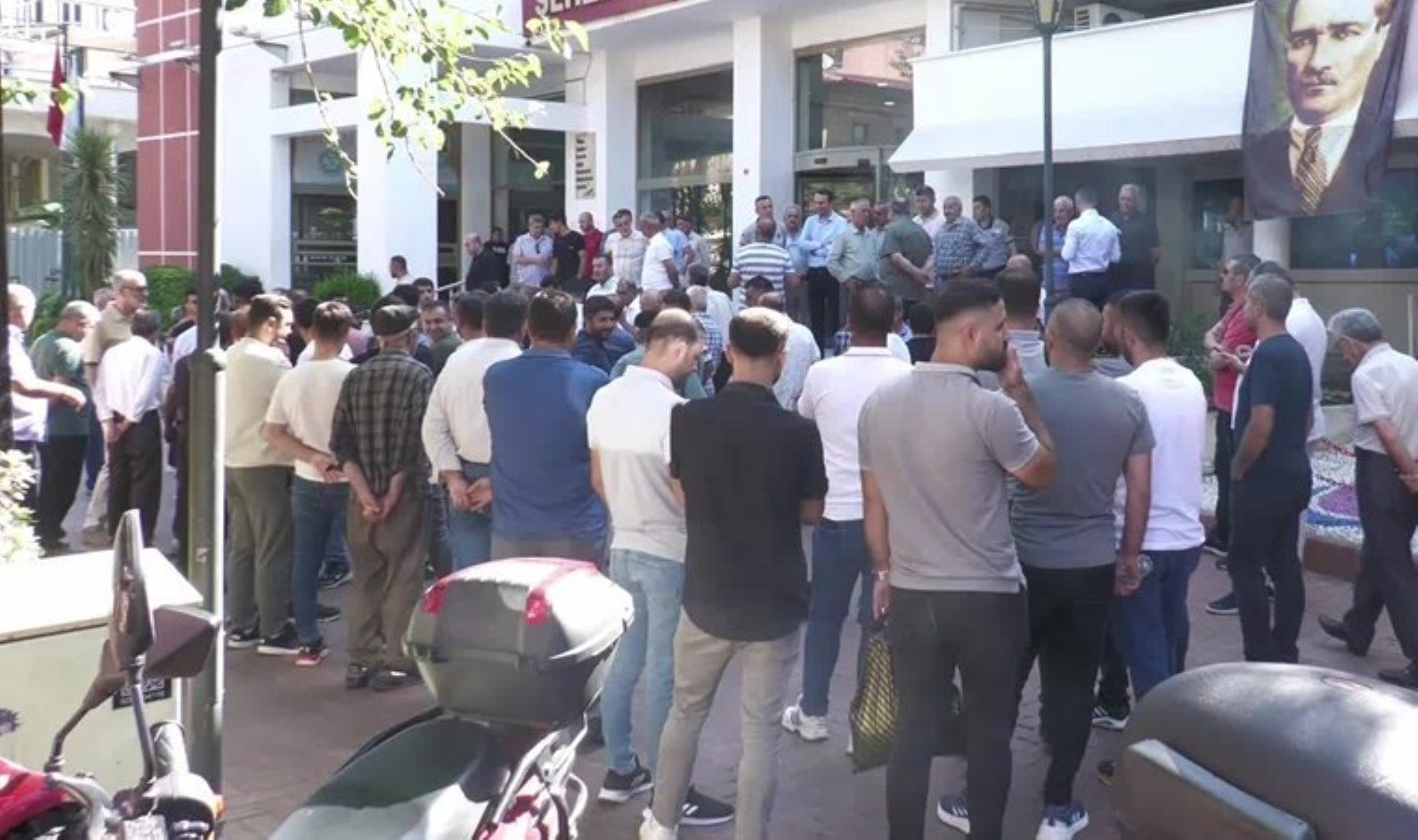 yurttaslar-sehzadeler-belediyesinde-toplandi-pg1U7hJn.jpg