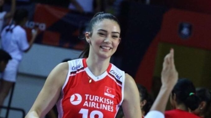 zehra-gunes-filenin-sultaninin-boyuyla-ve-paylasimlariyla-gundemde-V6Uqbg9n.jpg
