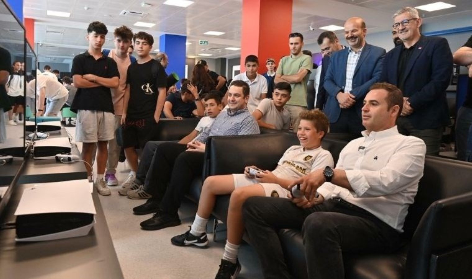 balikesir-buyuksehir-belediyesi-genclik-ve-spor-dairesi-baskanligi-dijital-genclik-merkezi-etkinlikleri-VnuUGFdW.jpg