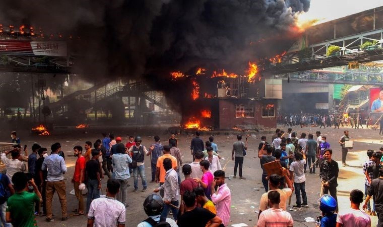 bangladesteki-protestolar-ve-sokaga-cikma-yasagi-SwQ63TGj.jpg bangladesteki-protestolar-ve-sokaga-cikma-yasagi-SwQ63TGj.jpg