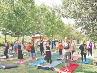 Beylikdüzü Belediyesi Gençlik ve Spor Hizmetleri Müdürlüğü'nden Yoga Keyfi - Merhaba İzmir