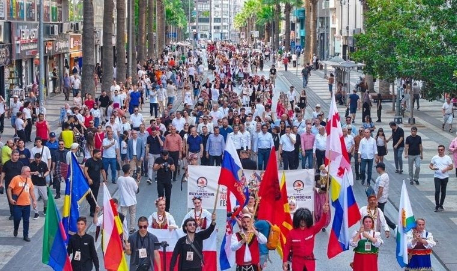 denizli-uluslararasi-halk-danslari-festivali-kortejle-basladi-CiOMWSgX.jpg denizli-uluslararasi-halk-danslari-festivali-kortejle-basladi-CiOMWSgX.jpg