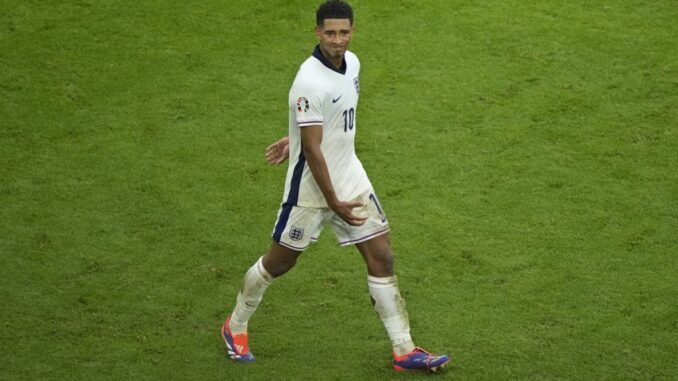 euro-2024-son-ingiltereden-jude-bellingham-slovakya-macindaki-uygunsuz-jest-nedeniyle-sorusturuldu-XXyFII6n.jpg