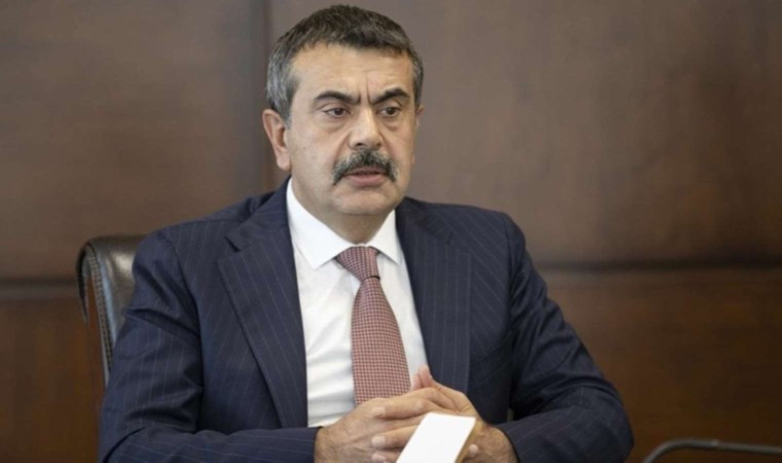 hurriyetci-egitim-sen-genel-baskani-levent-kuruoglu-ogretmenlik-meslek-kanununu-elestirdi-G4PMTEsV.jpg