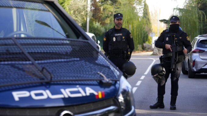 ispanyol-polisi-kadinlari-fuhusa-zorlayan-malaga-suc-orgutunu-cokertti-leOqjOnS.jpg