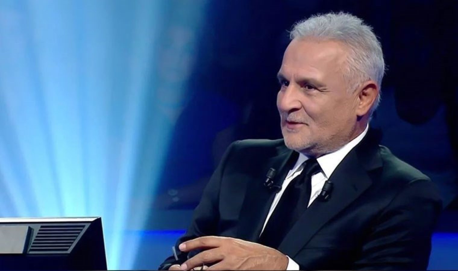 kenan-isik-hayatini-kaybetti-pnFnwMef.jpg