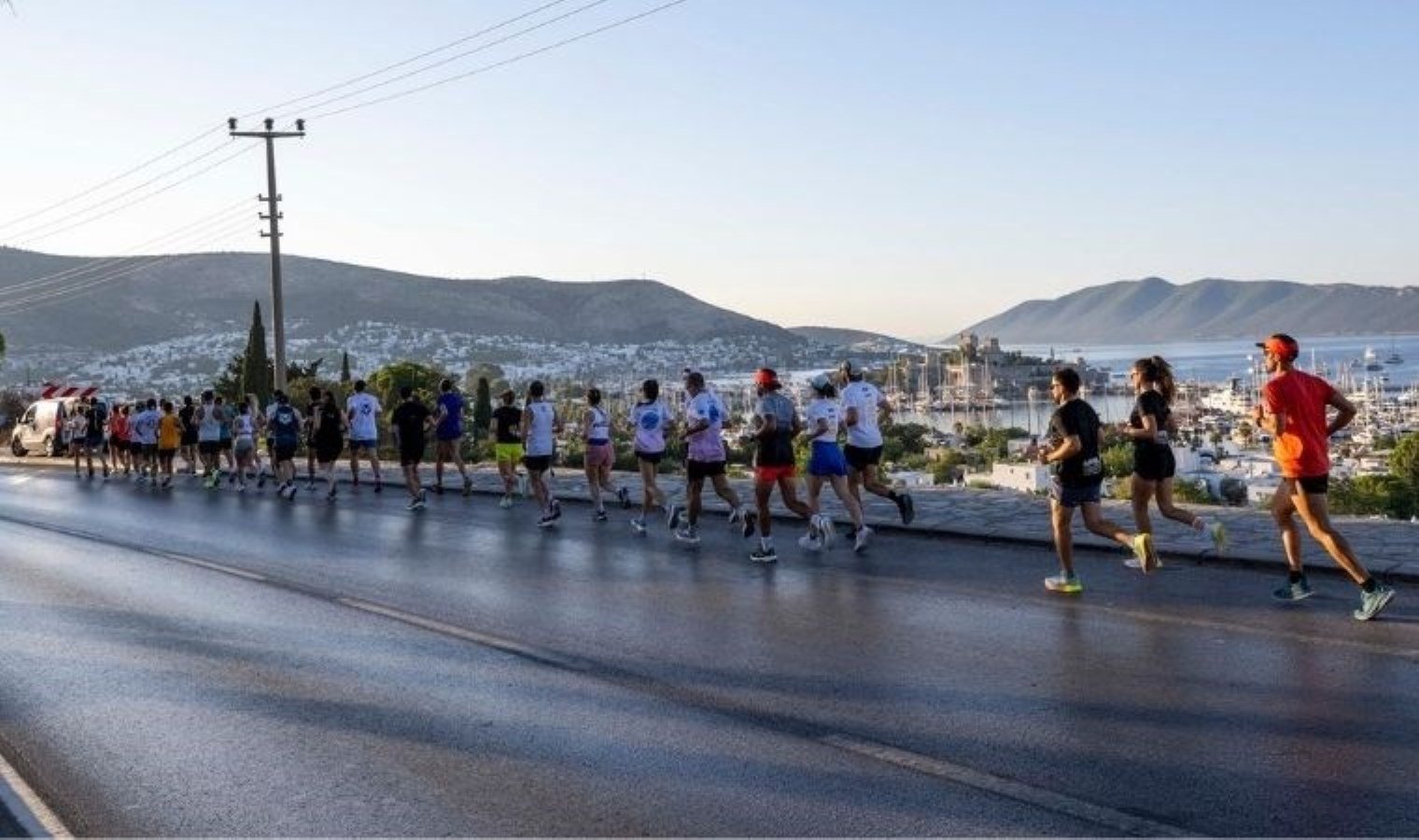 7-intersports-x-asics-bodrum-yari-maratonu-tanitimi-QiNsGpS1.jpg