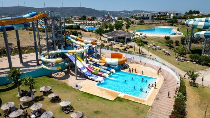 İzmir'de Gençlere Yönelik Yaz Kampları Devam Ediyor