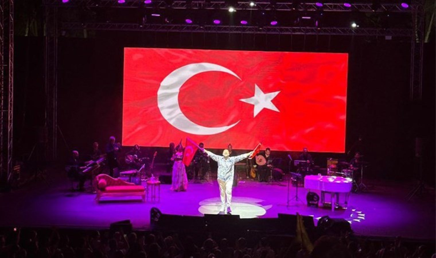 ata-demirer-yaz-turnesi-finali-antalyada-unutulmaz-anlarla-gerceklesti-QvOaP2A7.jpg
