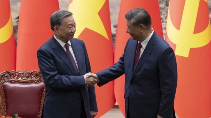 cin-ve-vietnam-liderleri-ekonomik-isbirligini-guclendiriyor-fQjxsbGy.jpg