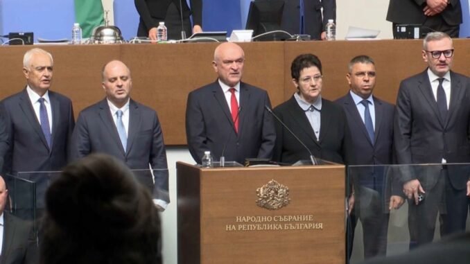 ekim-ayinda-yapilacak-secimler-oncesinde-yeni-bulgar-gecici-hukumeti-yemin-etti-veQ8C2jt.jpg