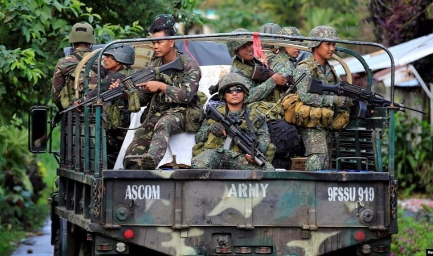 filipinler-savunma-bakanindan-cine-sert-elestiriler-MXapr4Af.jpg
