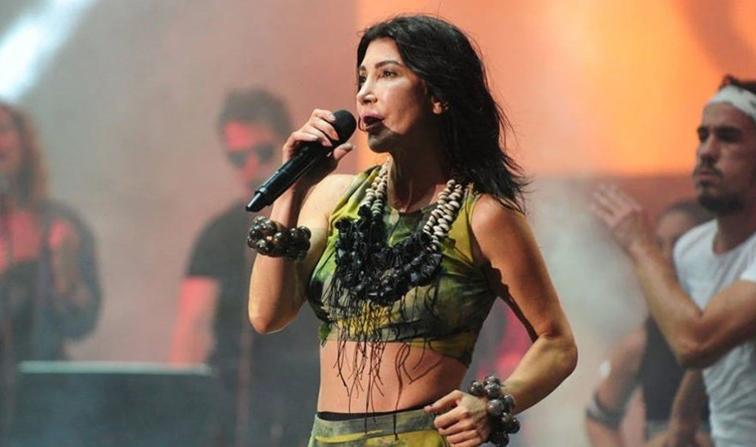 hande-yenerin-efsanevi-donusu-eylul-konserleri-9bhTyL5Z.jpg