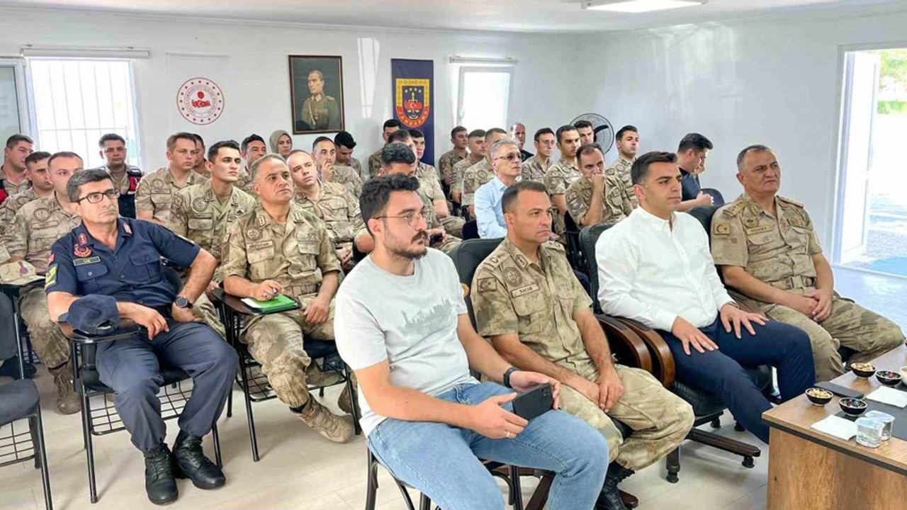 huzur-icin-erzincan-projesi-guvenlik-ve-asayisi-artirma-calismalari-6gTy3Mt3.jpg huzur-icin-erzincan-projesi-guvenlik-ve-asayisi-artirma-calismalari-6gTy3Mt3.jpg