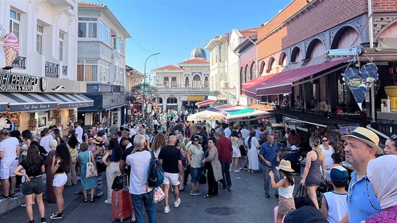 istanbulda-sicak-yaz-gunlerinde-serinleme-yontemleri-bLSqY1h9.jpg istanbulda-sicak-yaz-gunlerinde-serinleme-yontemleri-bLSqY1h9.jpg