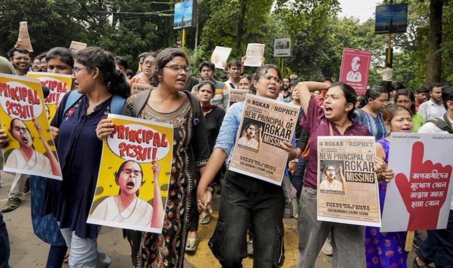 kalkutada-doktorun-olumu-uzerine-protesto-gosterileri-4TPtS48A.jpg
