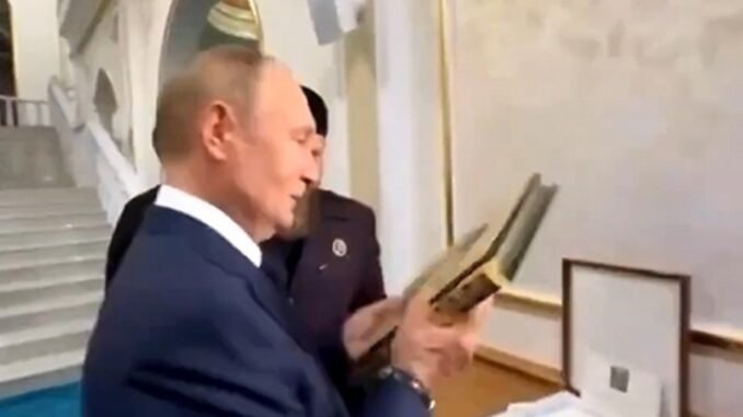 putinin-cecenistan-ziyareti-ve-hz-isa-camiinde-kuran-i-kerime-saygi-8r6Sqq7L.jpg