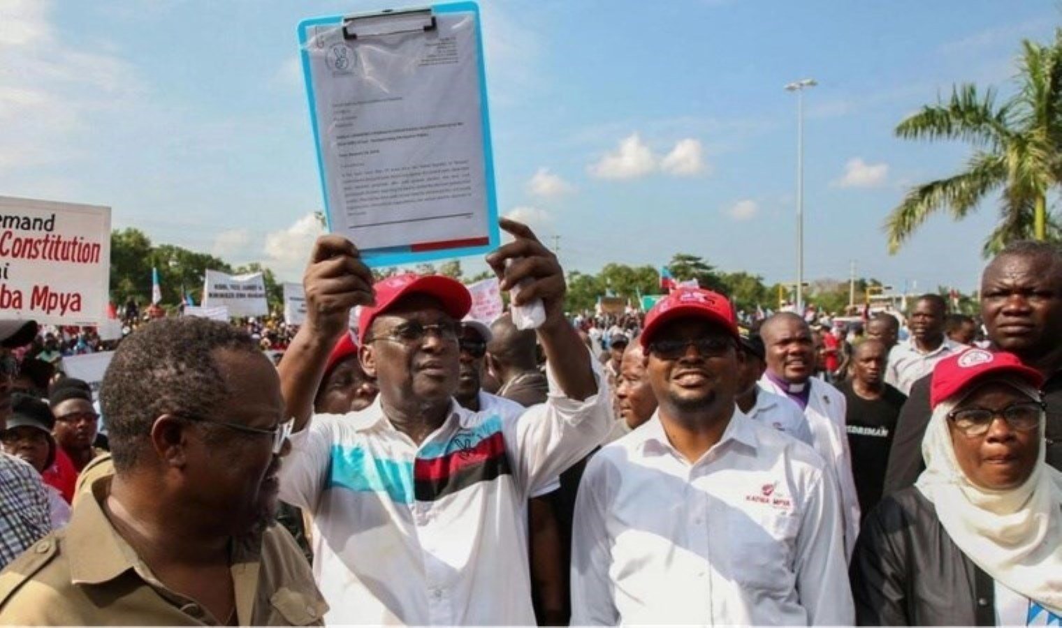 tanzanyada-chadema-genclik-konferansi-yasaklandi-ve-tutuklamalar-yasandi-WZZcL8j5.jpg tanzanyada-chadema-genclik-konferansi-yasaklandi-ve-tutuklamalar-yasandi-WZZcL8j5.jpg