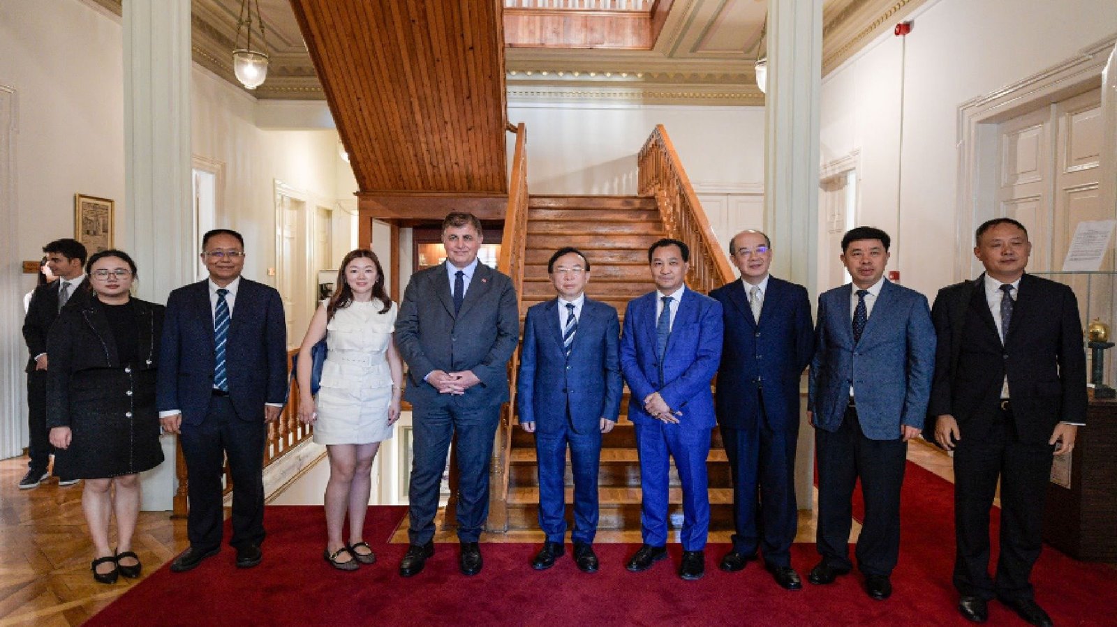 İzmir ve Çin’den Akıllı Kent Teknolojileri İçin İş Birliği İzmir ve Çin’den Akıllı Kent Teknolojileri İçin İş Birliği