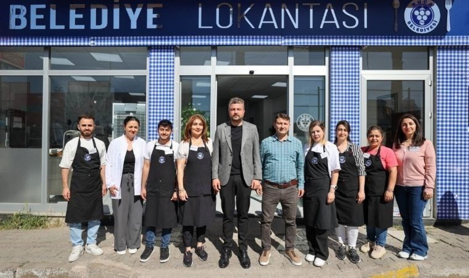 buca-belediyesinden-askida-yemek-uygulamasi-baslatildi-Y4XNTGHB.jpg buca-belediyesinden-askida-yemek-uygulamasi-baslatildi-Y4XNTGHB.jpg