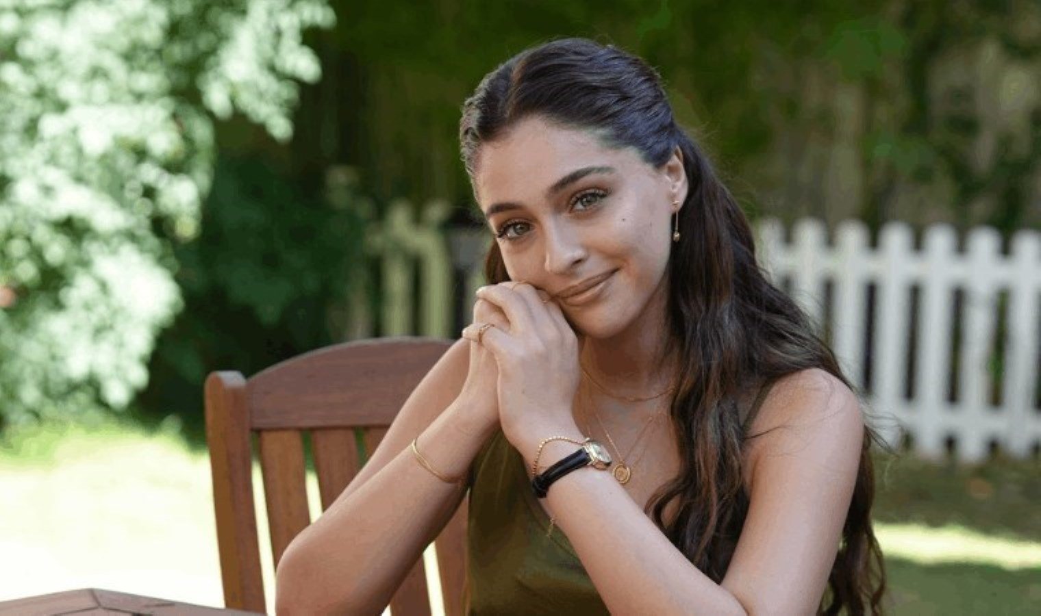 cemre-baysel-turk-televizyon-ve-sinema-dunyasinin-yildizi-HLZ48iqw.jpg