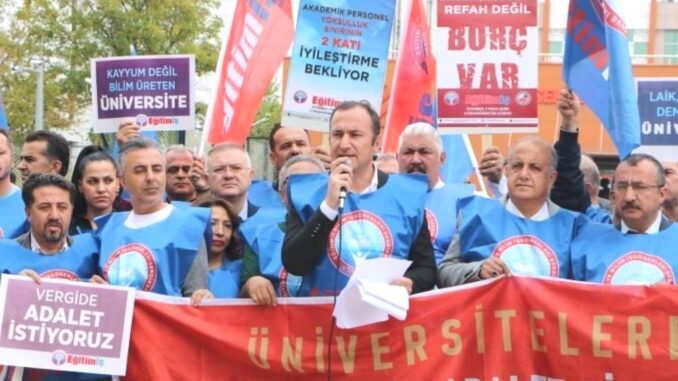 egitim-isten-yuksekogretim-kurulu-onunde-basin-aciklamasi-6YYOvkh3.jpg